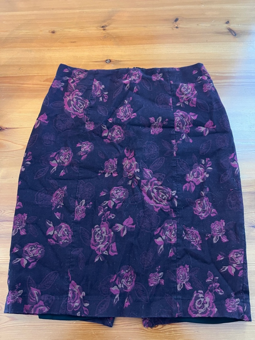 White House Black Market Black Pencil Skirt with Magenta Rose Print